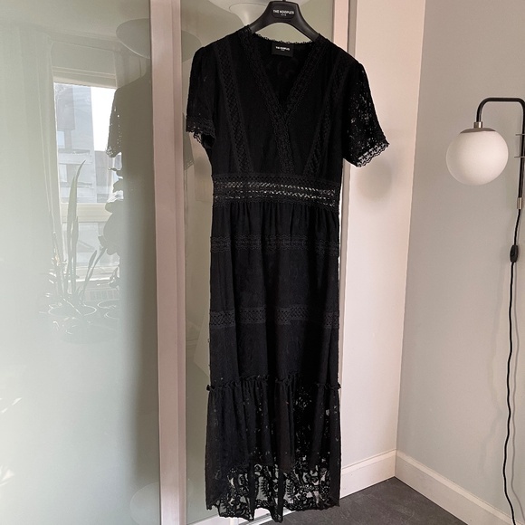 The Kooples (2/M) tiered lace short-sleeve dress, with asymmetrical hem, EUC. - Picture 14 of 14